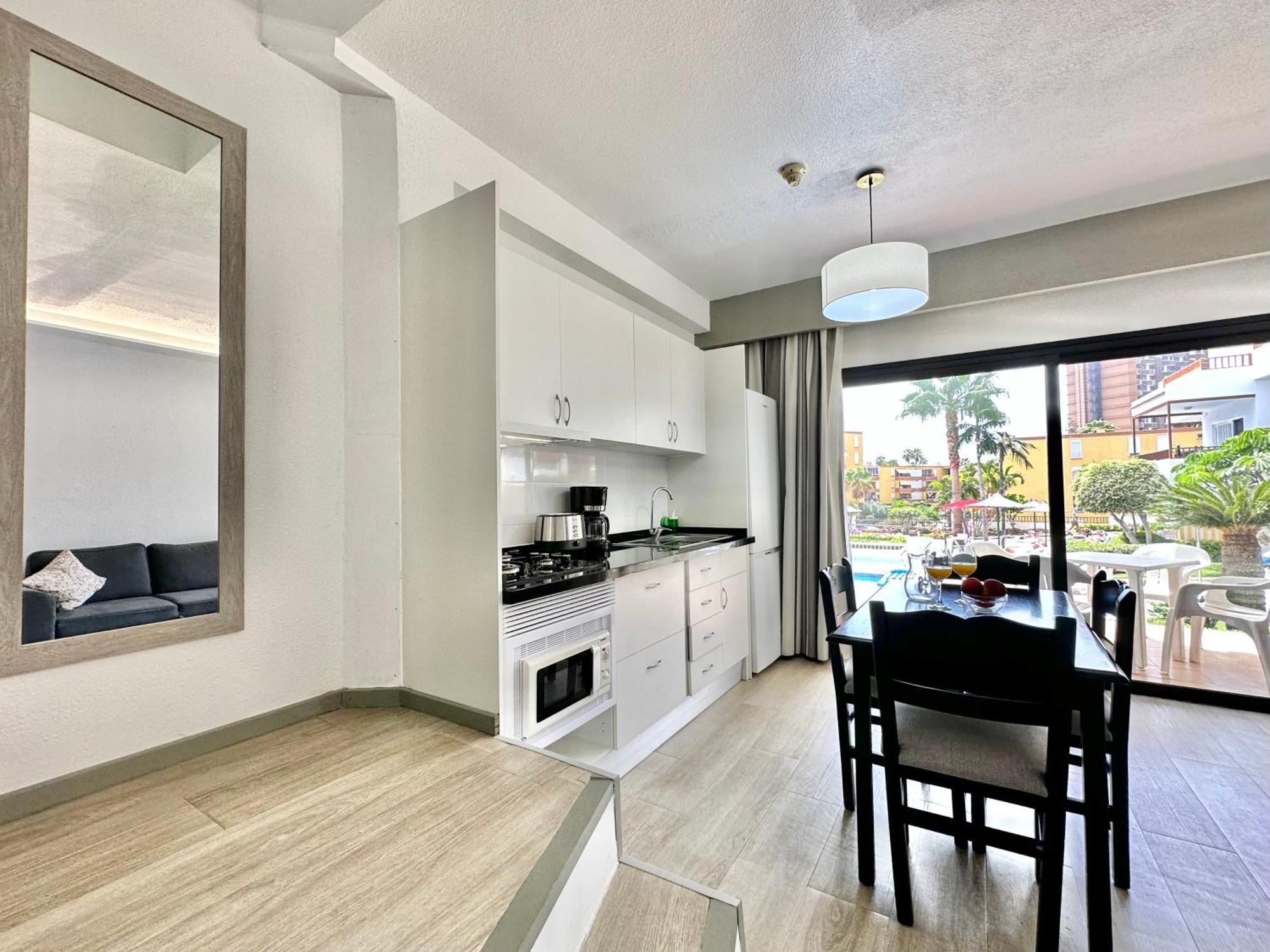 Pool Views Terrace Apartment Los Cristianos  Exterior photo